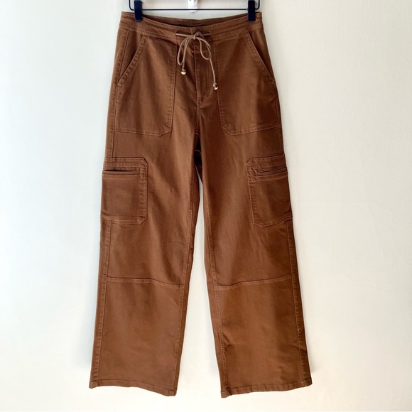 Carly Jean Los Angeles Pants - CARLY JEAN Loren Cargo Pants in Brown